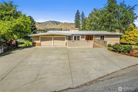 1840 Country Club Dr, East Wenatchee, WA 98802