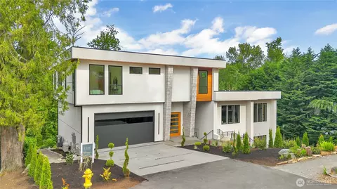 3806 95th Ave NE, Yarrow Point, WA 98004