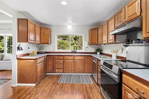 Kitchen - 23022 7th Ave SE, Bothell, WA 98021 photo 1 of 2