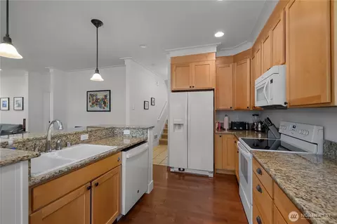 Kitchen - 267 Compass St, Pacific Beach, WA 98571 photo 3 of 3