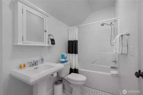 Bath - 267 Compass St, Pacific Beach, WA 98571 photo 4 of 4
