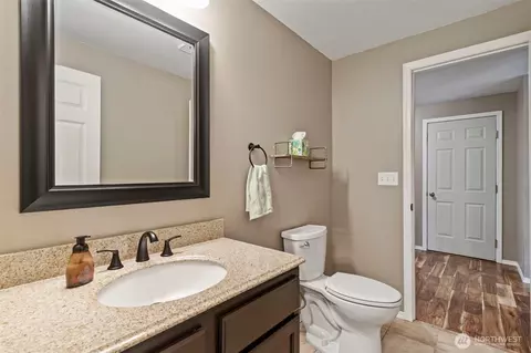 Bath - 140 Garrett Loop, Chehalis, WA 98532 photo 2 of 3