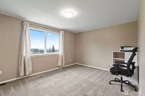 Bedroom - 140 Garrett Loop, Chehalis, WA 98532 photo 6 of 6