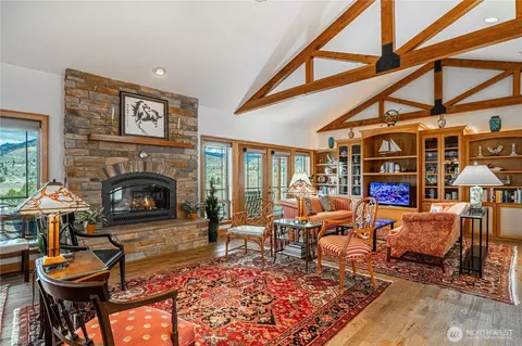 Living - 720 Loop Ave, Manson, WA 98831 photo 3 of 7