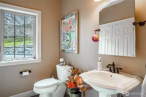 Bath - 720 Loop Ave, Manson, WA 98831 photo 3 of 5