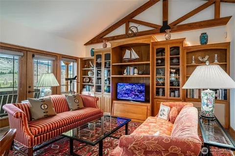 Living - 720 Loop Ave, Manson, WA 98831 photo 4 of 7