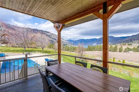 Exterior - 720 Loop Ave, Manson, WA 98831 photo 3 of 6