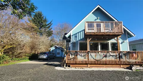 136 Pacific Blvd NW, Ocean Shores, WA 98569