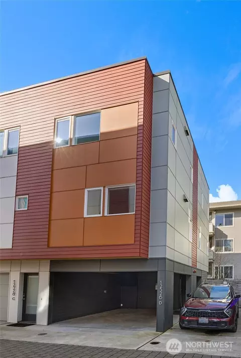 12526 15th Ave NE #D, Seattle, WA 98125