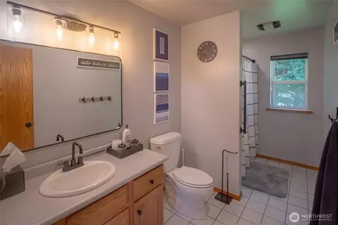 Bath - 787 N Kendall Rd, Sequim, WA 98382 photo 2 of 4