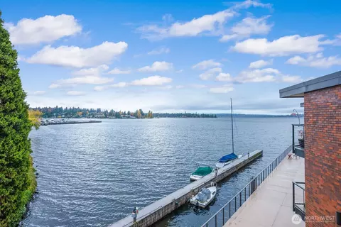 5535 Lake Washington Blvd NE #302, Kirkland, WA 98033