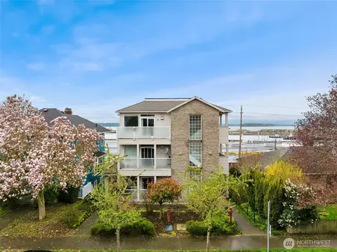 2420 Grand Ave #303, Everett, WA 98201