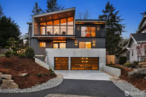 1653 105th Ave SE, Bellevue, WA 98004