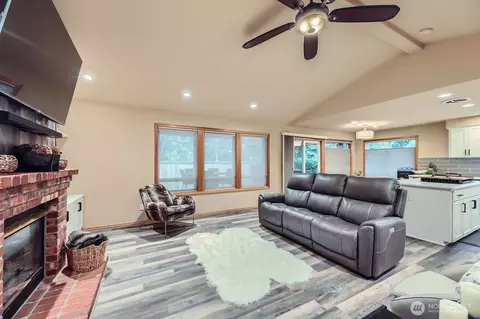 Living - 15413 34th Ave SE, Mill Creek, WA 98012 photo 4 of 4