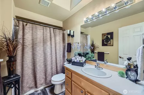 Bath - 15413 34th Ave SE, Mill Creek, WA 98012 photo 4 of 4