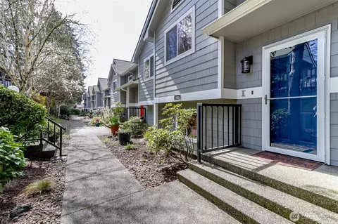 19905 4th Ave NE #I, Poulsbo, WA 98370