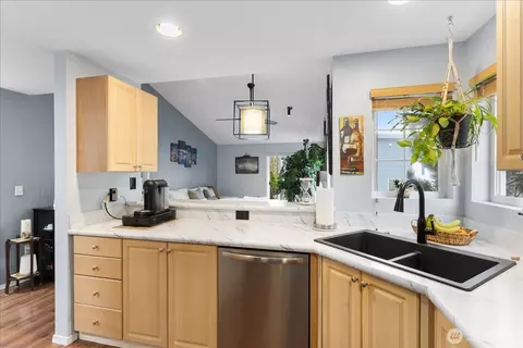 Kitchen - 12407 4th Ave W #2304, Everett, WA 98204 photo 3 of 4