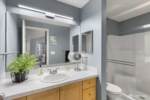 Bath - 12407 4th Ave W #2304, Everett, WA 98204 photo 1 of 2