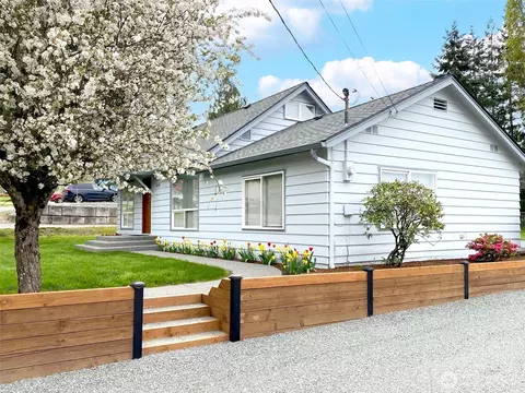 9229 S 200th St, Kent, WA 98031