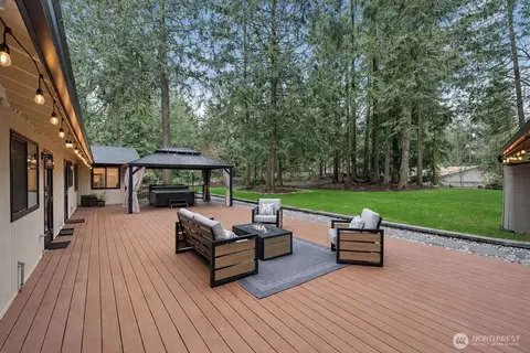 14702 255th Ave SE, Issaquah, WA 98027