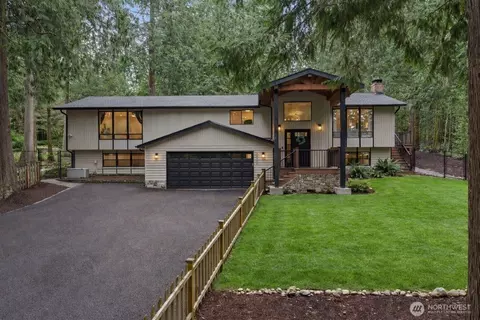 14702 255th Ave SE, Issaquah, WA 98027