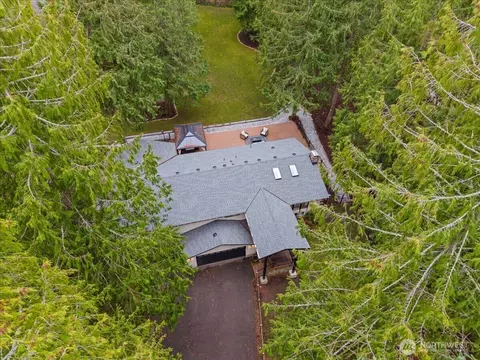 14702 255th Ave SE, Issaquah, WA 98027
