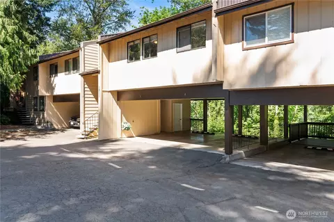 1211 N 8th St #4, Mount Vernon, WA 98273