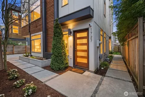 1727 NW 60th St, Seattle, WA 98107
