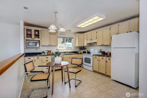 Kitchen - 1713 Bailey Ave, Everett, WA 98203 photo 1 of 1