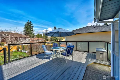 Exterior - 1713 Bailey Ave, Everett, WA 98203 photo 2 of 8