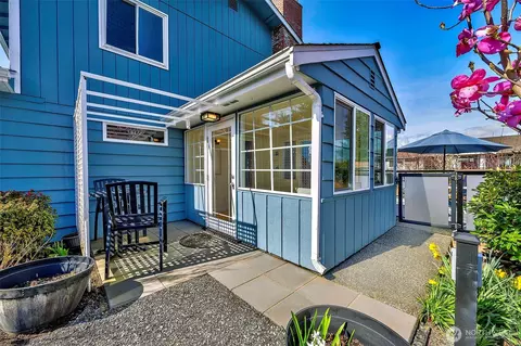 Exterior - 1713 Bailey Ave, Everett, WA 98203 photo 3 of 8