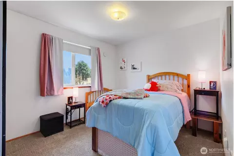 Bedroom - 21415 23rd Ave E, Spanaway, WA 98387 photo 3 of 3