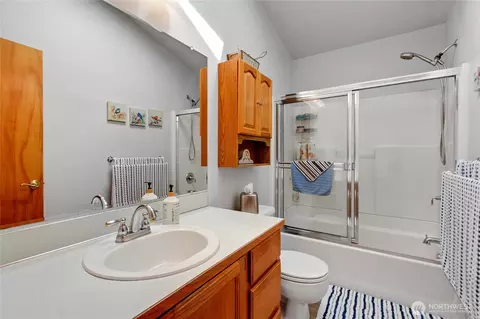 Bath - 21415 23rd Ave E, Spanaway, WA 98387 photo 2 of 3
