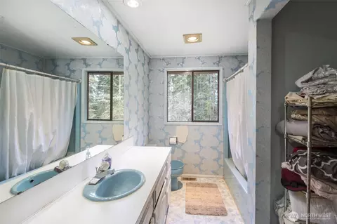 Bath - 314 Stellar Ridge Ln, Sequim, WA 98382 photo 2 of 3