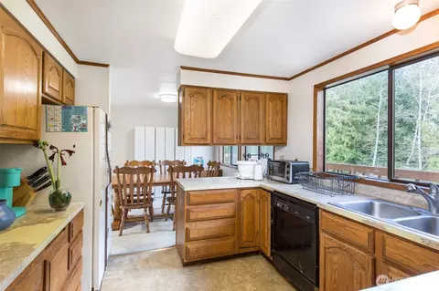 Kitchen - 314 Stellar Ridge Ln, Sequim, WA 98382 photo 2 of 2