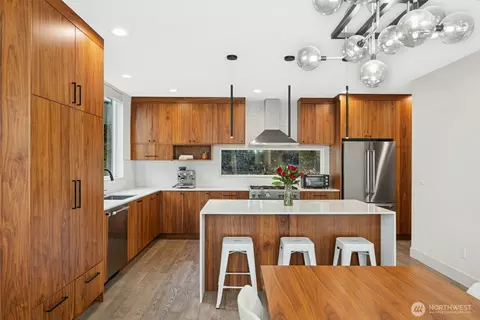 Kitchen - 916 B 14th Ave, Seattle, WA 98122 photo 2 of 4