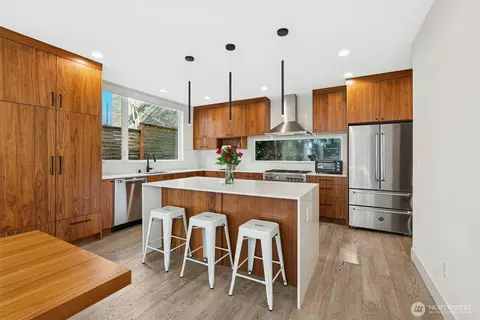 Kitchen - 916 B 14th Ave, Seattle, WA 98122 photo 1 of 4
