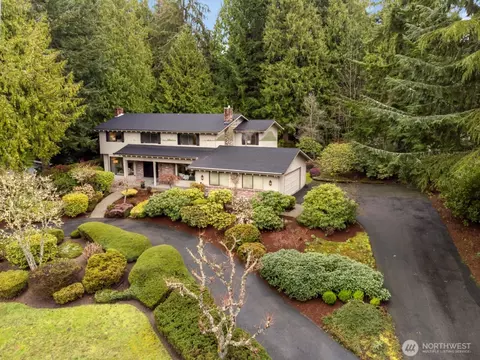 13715 51st Ave W, Edmonds, WA 98026