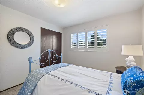Bedroom - 9602 NE 203rd St, Bothell, WA 98011 photo 6 of 7