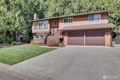 9602 NE 203rd St, Bothell, WA 98011