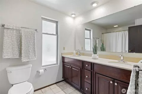 Bath - 9602 NE 203rd St, Bothell, WA 98011 photo 2 of 2