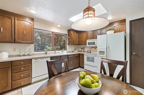 Kitchen - 9602 NE 203rd St, Bothell, WA 98011 photo 1 of 2