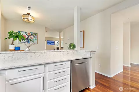 Kitchen - 14915 38th Dr SE #U1153, Bothell, WA 98012 photo 8 of 9