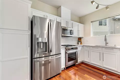 Kitchen - 14915 38th Dr SE #U1153, Bothell, WA 98012 photo 6 of 9