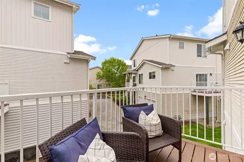 Exterior - 14915 38th Dr SE #U1153, Bothell, WA 98012 photo 1 of 4