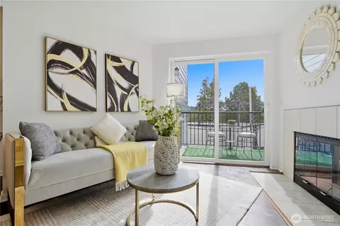 3045 20th Ave W #403, Seattle, WA 98199
