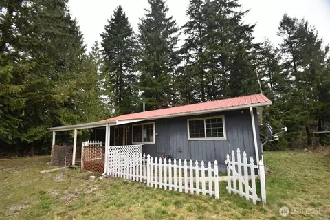 6250 Juniper Ln, Maple Falls, WA 98266