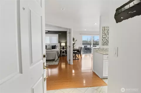 5021 Ripley Ln N #101, Renton, WA 98056