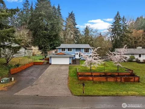 1030 Hillandale Dr E, Port Orchard, WA 98366