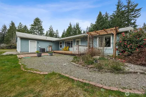 10 E Mooreview Ln E, Shelton, WA 98584